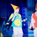 [시우민] 핀<b>조명</b>이 너무 했네 ㅋㅋ(시우민)