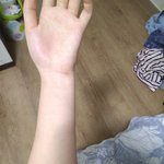 [댓글부탁해] <b>팔뚝</b>살만 하얀 사람 있음?