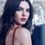 <b>켄달</b>제너 화보와 파파라치 갭차이