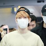 [EXO] 백현이 <b>상체</b> 몇 평같아 보이니?