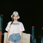 와 이 모델 몸매 쩐다 진심