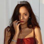 보그에서 크리스탈 분위기 살려냄bbbb