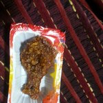 [ㅋㅋㅋㅋㅋ] +추가)닭강정뜯었는데 <b>닭다리</b>가 들어있어