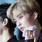 [EXO] 거의 40분 정적을 깼다