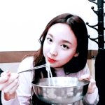 [EXO] 나연인 <b>냉면</b>먹는것도 개이뽀