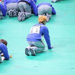 [방탄소년단] 다들 엎드리고 있는데