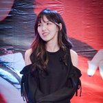 래벨 <b>웬디</b> 턱이상해?