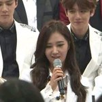 [EXO] 방송에서도 <b>태연</b>만 보는 백현의 깝