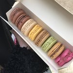 중학생이 술먹고 담배피고 서로 뽀뽀?하는거 <b>SNS</b>에 올리면 어떰