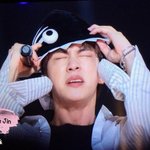 [방탄소년단] <b>상어</b>?모자에 잡아 먹히는것 같앜ㅋㅋㅋ