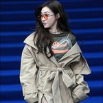 [댓글부탁해] 남자가 여자한테 <b>윙크</b>하는 이유뭐임
