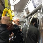 어제 퇴근하다가 프로듀스101나오는 연습생 봤음 ㅋㅋㅋㅋㅋ <b>사진</b> <b>O</b>
