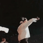 [방탄소년단] 모자 주는 호석이 짤(+<b>메달</b> 주는 호석이)