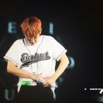 [백현] 오늘자 백<b>현주</b>인 잘 만난 쌍권총~~ㅎ