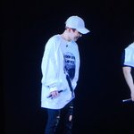 [EXO] 민석 <b>옷</b> 넘 <b>큰</b>거 아님? ㅋㅋㅋㅋㅋ
