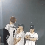 [EXO] 민석이가 세훈이몰래 <b>물총</b>쐇는데 넘 설레는것