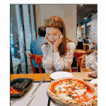 <b>노랑</b>옷 어울리는 사람?