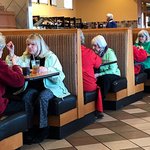 낯선 사람들의 <b>우연</b>한 커플룩