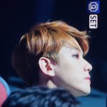 [EXO] 못참겠다 백현이 <b>턱</b><b>선</b>에