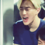 [EXO] 야 토끼는 <b>핸드폰</b> 못해