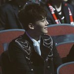[CHEN] V차트 시상식 대기석 종대<b>퓨</b>