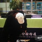 [NCT] 윈윈이 팬들한테 고개 숙여서 <b>인사</b>하는거