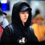 [EXO] 민석이 후드 <b>조공</b>받음..?