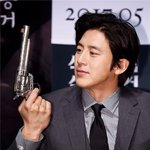 조각상이 총들고 있으면?