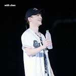 [CHEN] 물 뿌리는데 흘리는거 더 많아