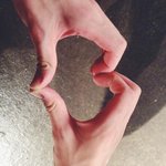 [방탄소년단] 이거 누구 손일까