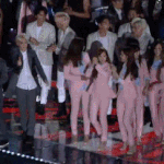 [EXO] 팬은 무시하고 <b>애인</b>만 쳐다보는 똥혐