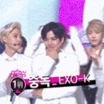 [EXO] 러브<b>미션</b> 하는 똥혐을 한심하게 쳐다보는 수호