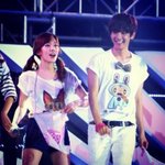[EXO] 무대 위에서 <b>열애</b>하다 함께 뒤로 사라지는...