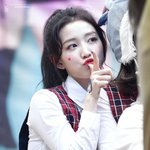 여 아이돌 머리묶었을때 <b>vs</b> 풀었을때