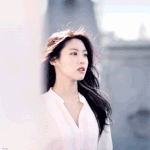 설현이 클라우드 광고 새롭게 찍음 ㄷㄷ