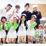 <b>위너</b> 걸그룹이랑 사진 찍었네ㅋㅋ
