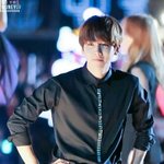 [백현] (백현이는) 넓은 <b>골반</b>을 가진 그런 <b>남자</b>야 2