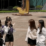 [트와이스] 티파니한테 서줍게 인사하는 <b>나연</b>잌ㅋㅋㅋㅋ