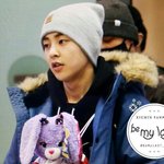 [EXO] 맥딜 슈슈버거세트랑 치킨<b>스낵</b>랩추가시켜서 다먹었다ㅎㅎ