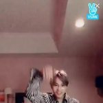[EXO] 인기 추락한 카이.. 브이앱에서 스트립쇼로 <b>물의</b>