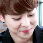 [시우민] <b>시오</b>밍 먹이주머니 발견!!