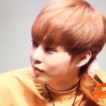 [EXO] 민석이 보면 성형아이돌 <b>특유의</b>