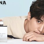 이동욱 이 잘생김 실화입니까? <b>여심</b> 사로잡는 로맨틱함.."향기로운...