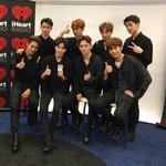 [EXO] ㅅㅂ준면이 다리보니까 <b>자괴감</b>든다