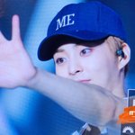 [시우민] <b>시오</b>밍 인사해주다가 하트뿅（≧∇≦）