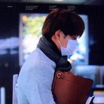 [EXO] 이거봐 김종인 호크<b>룩스</b>가방들거  조카 씹귀다