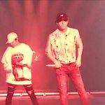 [시우민] (시우민) 뒤에 <b>아가</b>있어요