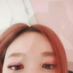 핑크색으로 염색한 트와이스-나연