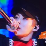 [시우민] 시우민 새 <b>의상</b>과 함께 새 레전드를 찍다ㅠㅠ