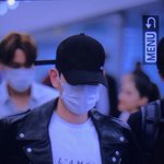 [백현] <b>멕시코</b>공항 출국 백현이 화보찍는당